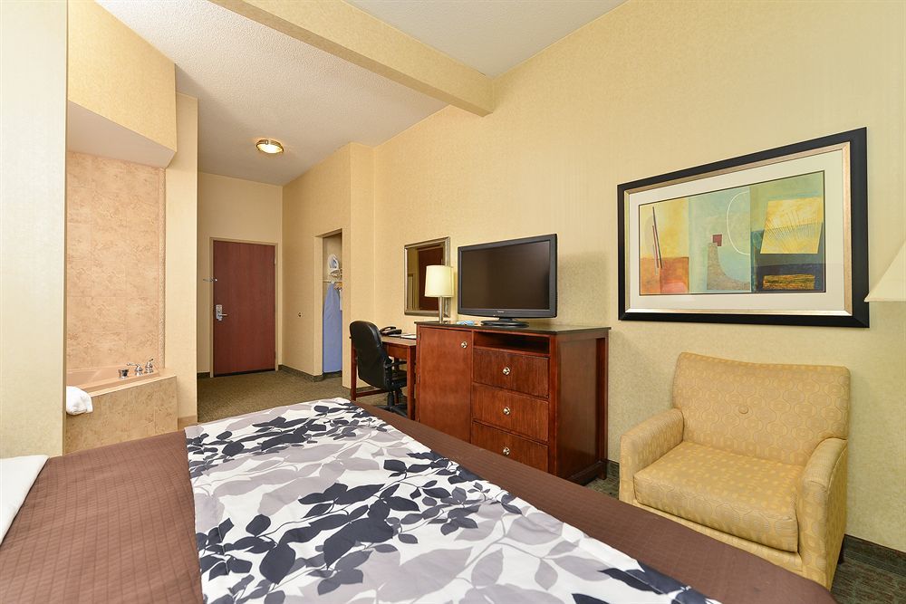 Sleep Inn & Suites Near Joint Base Andrews-Washington Area Morningside Екстериор снимка
