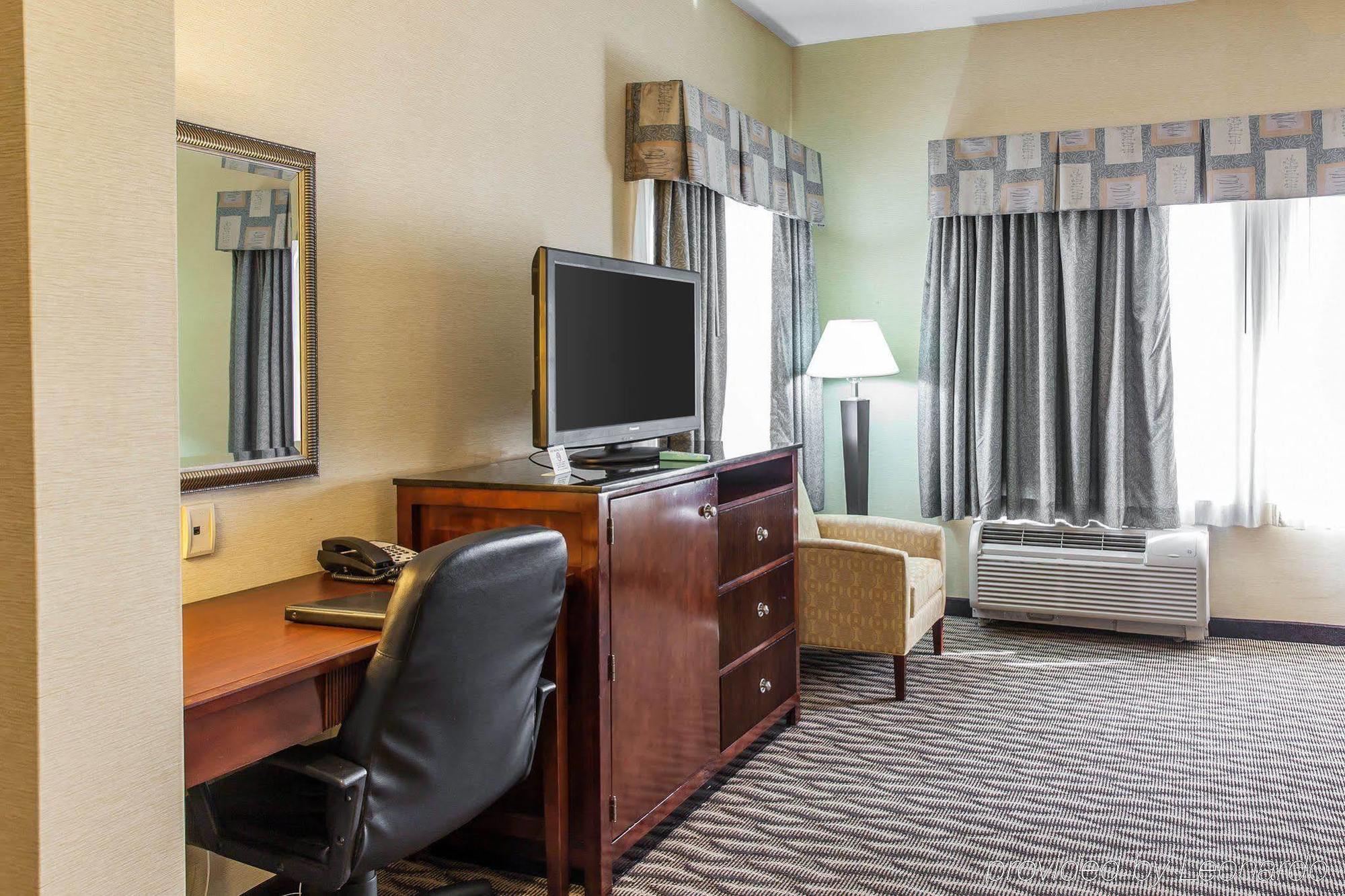 Sleep Inn & Suites Near Joint Base Andrews-Washington Area Morningside Екстериор снимка