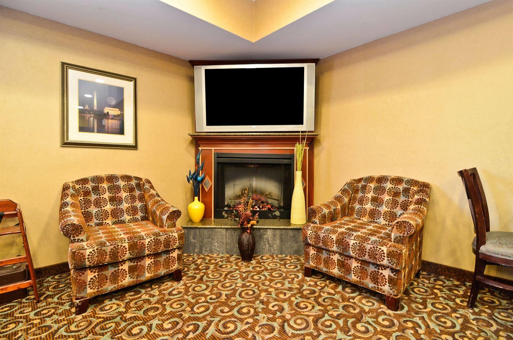 Sleep Inn & Suites Near Joint Base Andrews-Washington Area Morningside Екстериор снимка