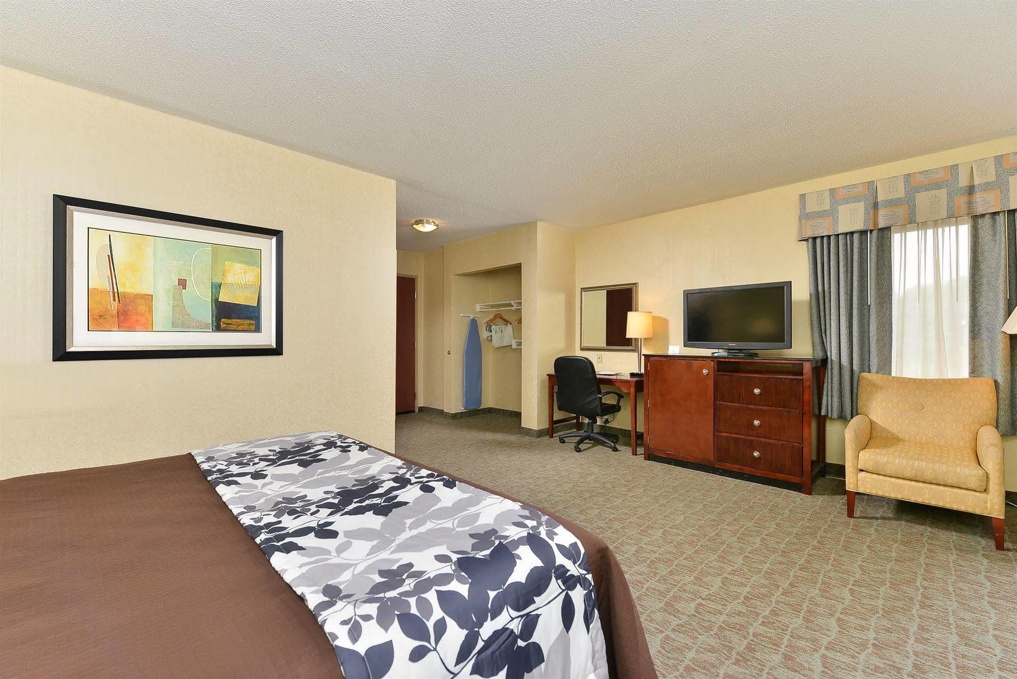Sleep Inn & Suites Near Joint Base Andrews-Washington Area Morningside Екстериор снимка