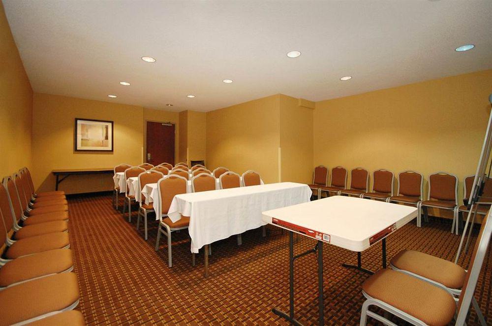 Sleep Inn & Suites Near Joint Base Andrews-Washington Area Morningside Екстериор снимка